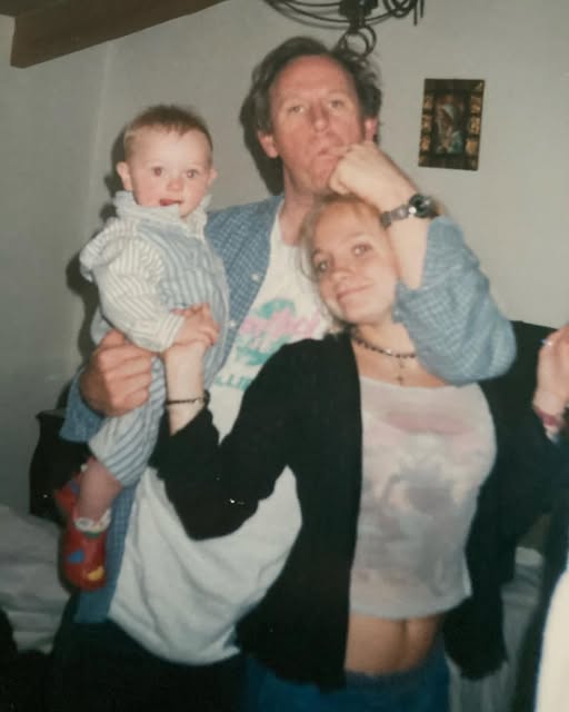 DoctorWhoPix's tweet image. Peter Davison with his children Georgia and Louis #DoctorWho #DrWho