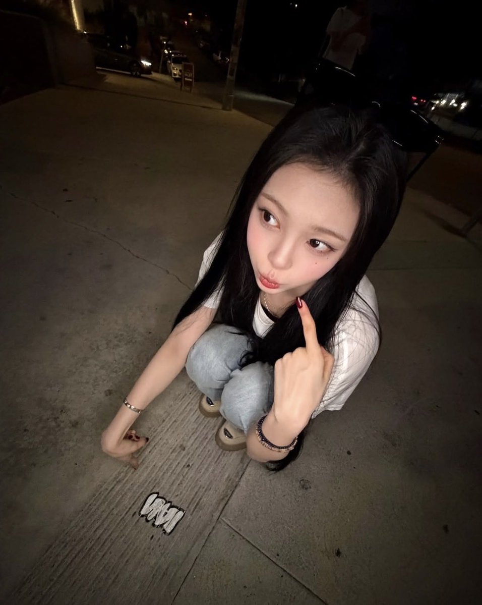 ใใใ tweet media