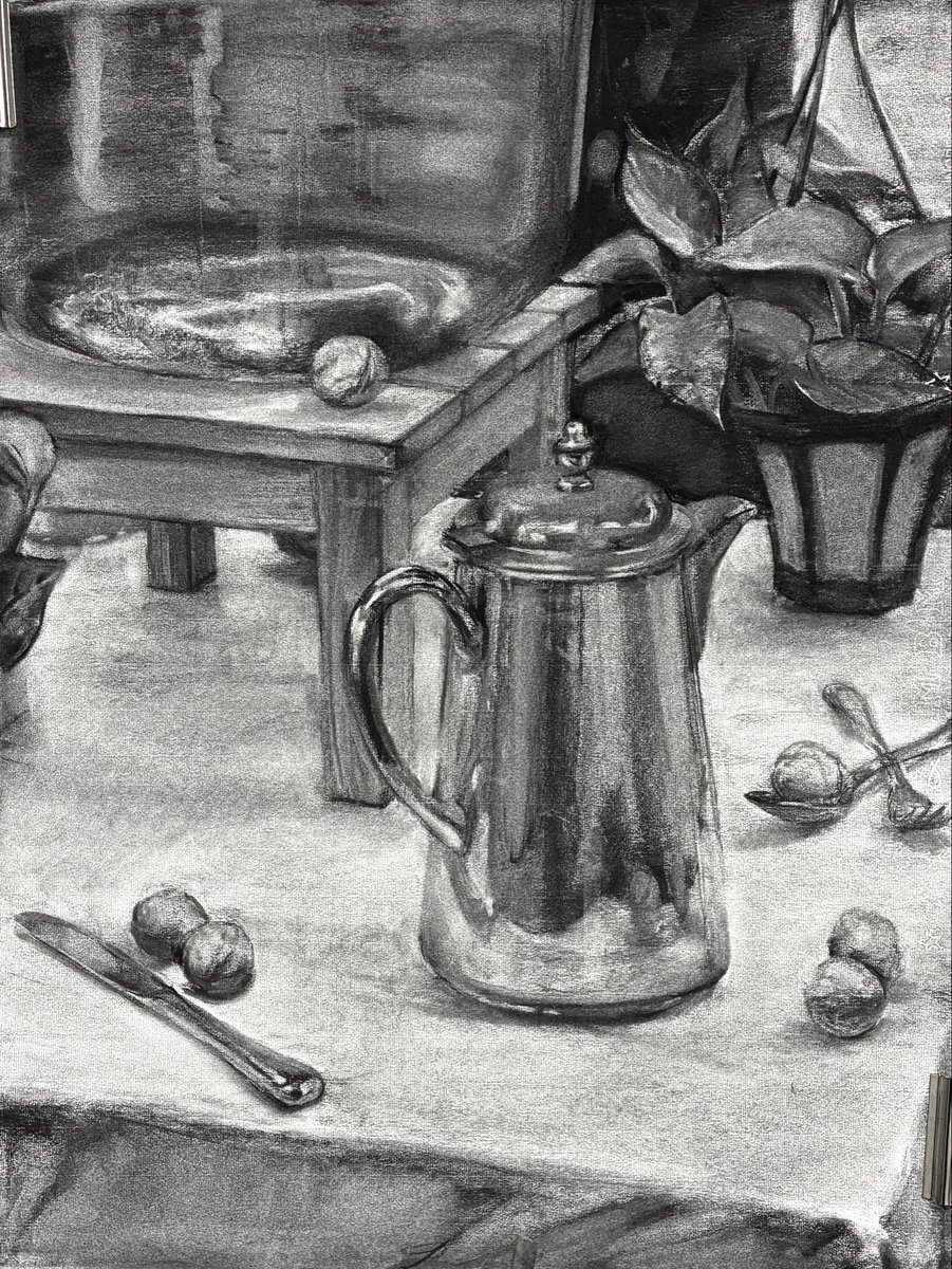 本日は春期講習最終日。
あいにくの寒空で桜も週を跨ぎそうですね。
生徒に混じってデモスト。
他の先生たちもそれぞれにデモストしてくれました。素晴らしい。
今年は私大対策が上手く機能して沢山受かってしまい、閑散としてしまったアトリエ。
目標を共にする新しい仲間が増えるといいね。