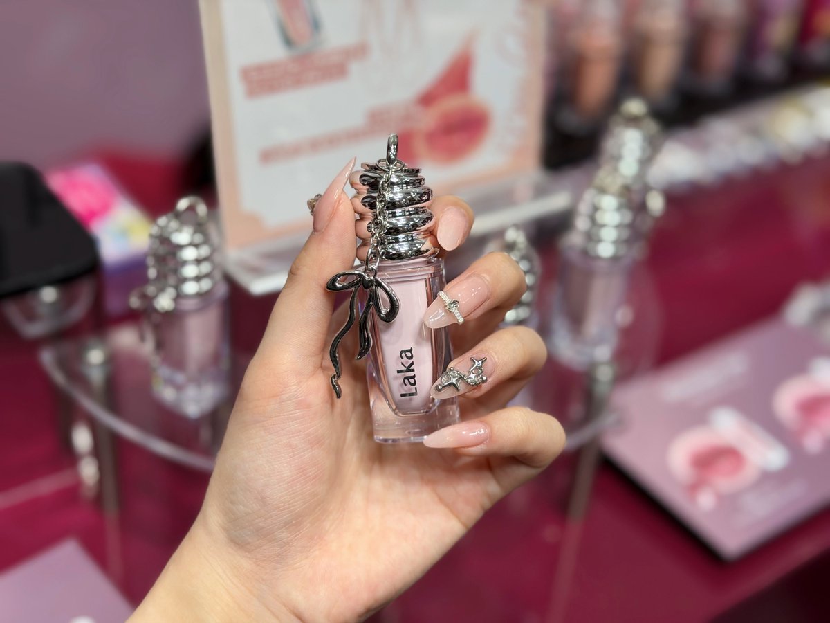 ご報告】 Laka×shabon コラボリップ新登場🦢🎀 バレエコアなミュート
