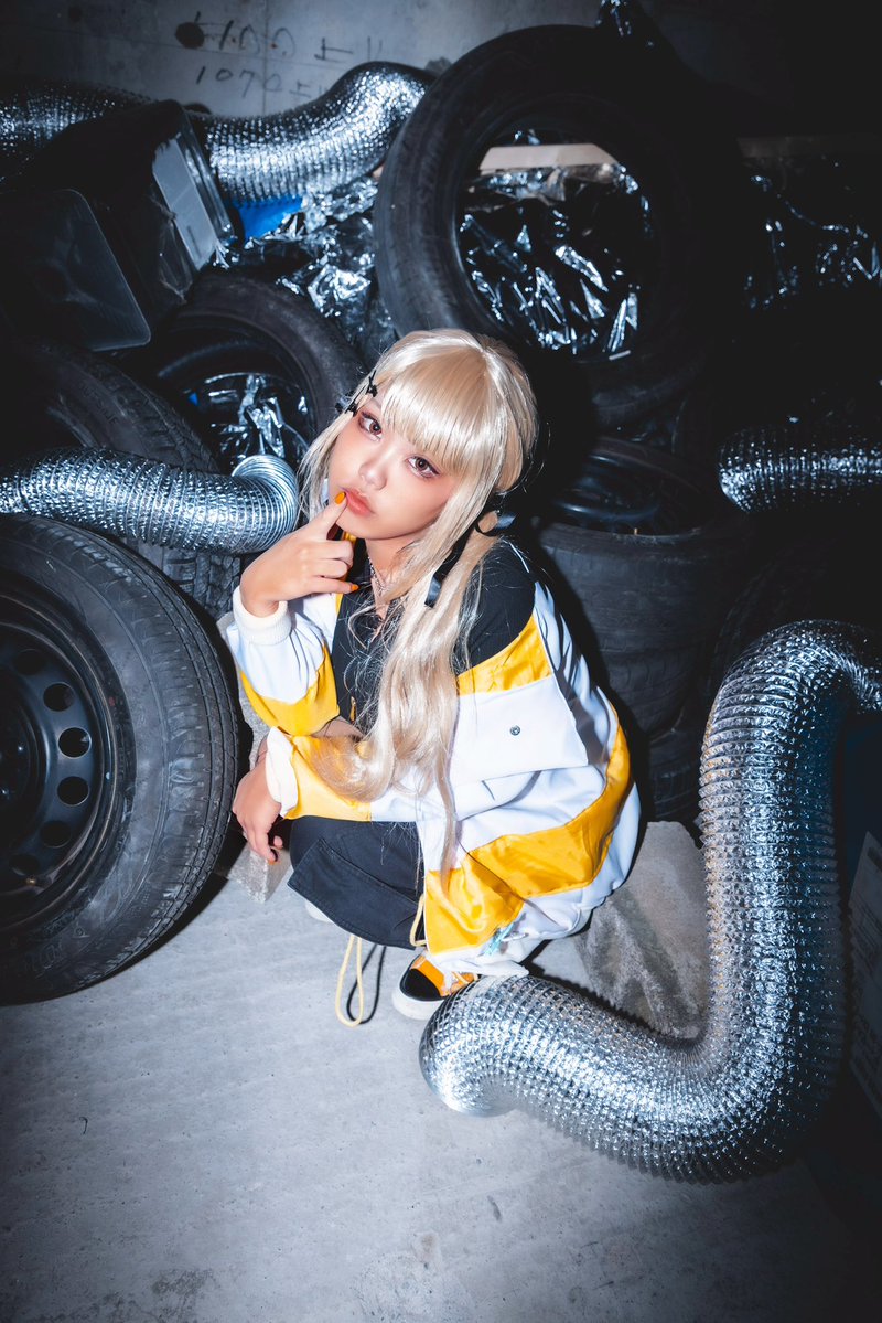 あじこ tweet media