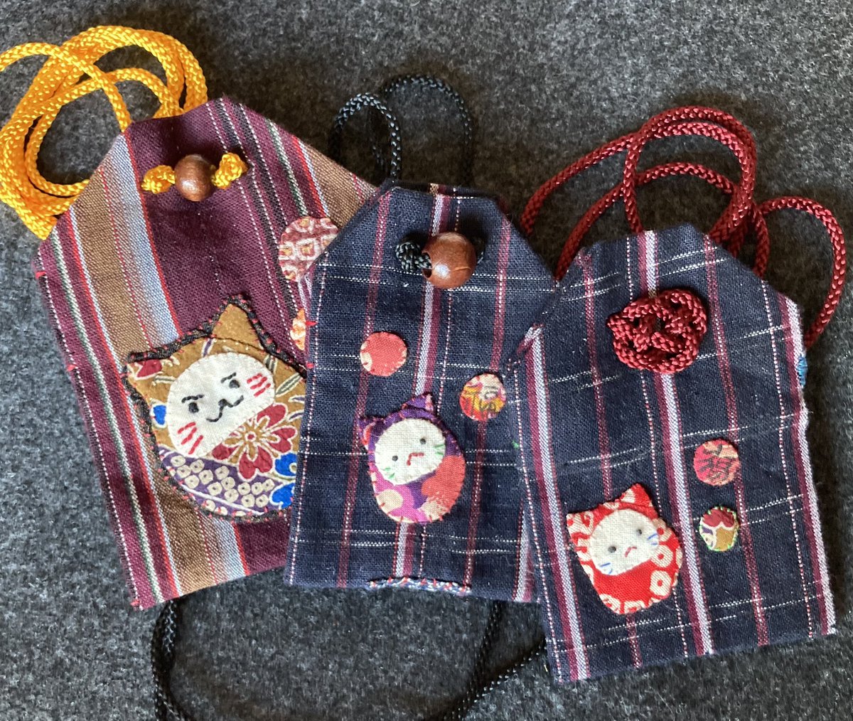 おまもりを入れる提げ袋です

厄除けのお札、胸のあたりに提げておくとよいそうで☺️

あすのニャンフェスに持って行きます✨

6階 F-02

nyanfes.com