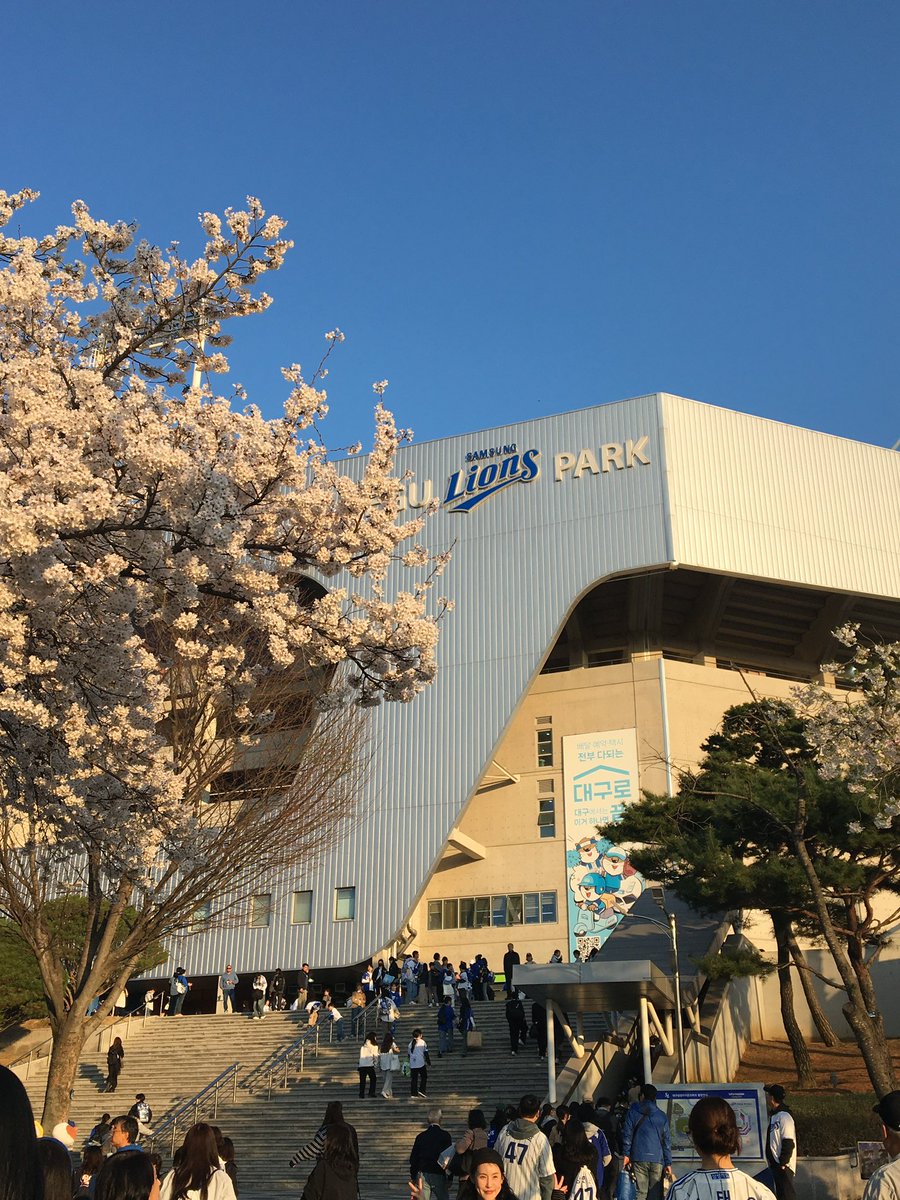 먼지.. tweet media