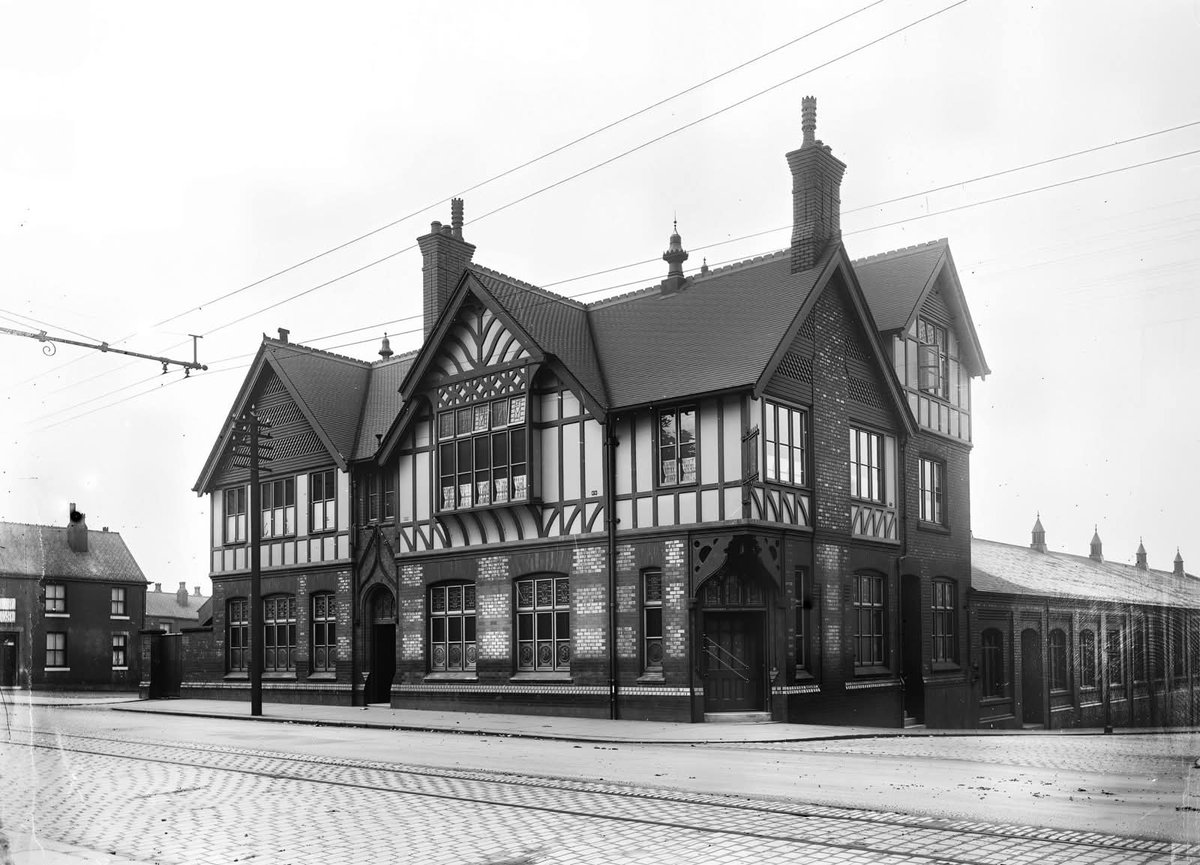 Pub Maverik tweet media