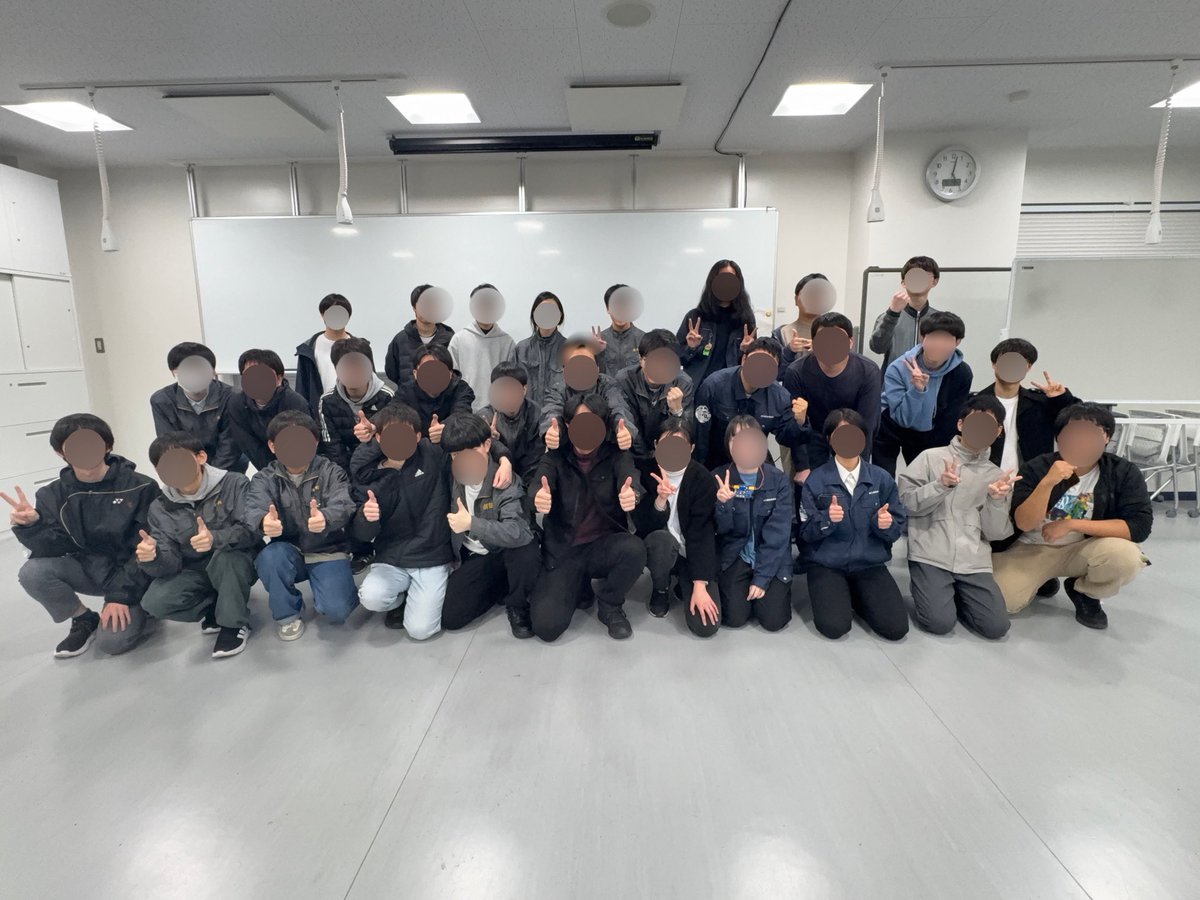 NITIC_RobotClub's tweet photo. 本日、産技荒川ロボット研究同好会様[@arakawarobo]と交流会を行いました!
短い時間ではありましたが、とても有意義な時間になりました。
本日はありがとうございました!

また、お土産をいただきました。
ありがとうございます♪
美味しくいただきます😋

(撮影許可取得済) https://t.co/75yEKR4GIE