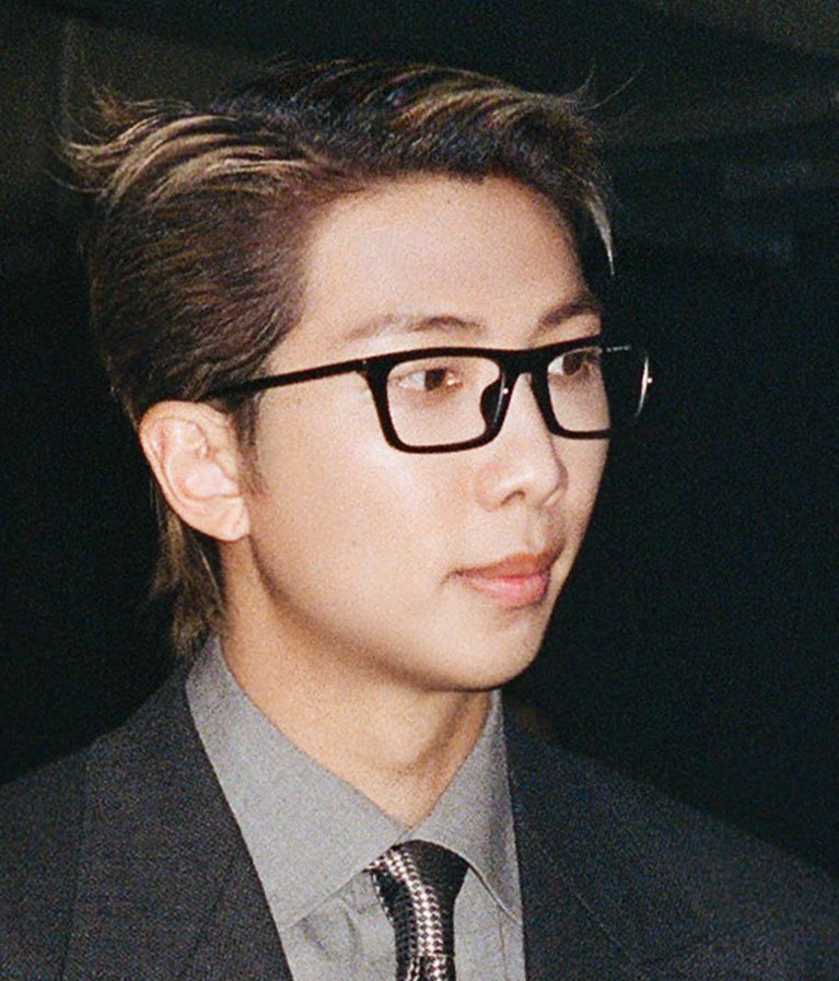 seokjinnie's cheeks 👨🏻🚀💙 tweet media