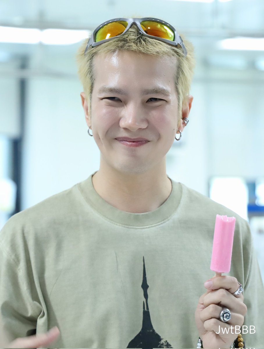 JwtB(uild)B(utter)B(ear) 🌟⭐️ 😍 tweet media