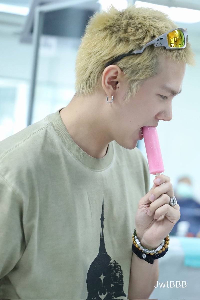 JwtB(uild)B(utter)B(ear) 🌟⭐️ 😍 tweet media