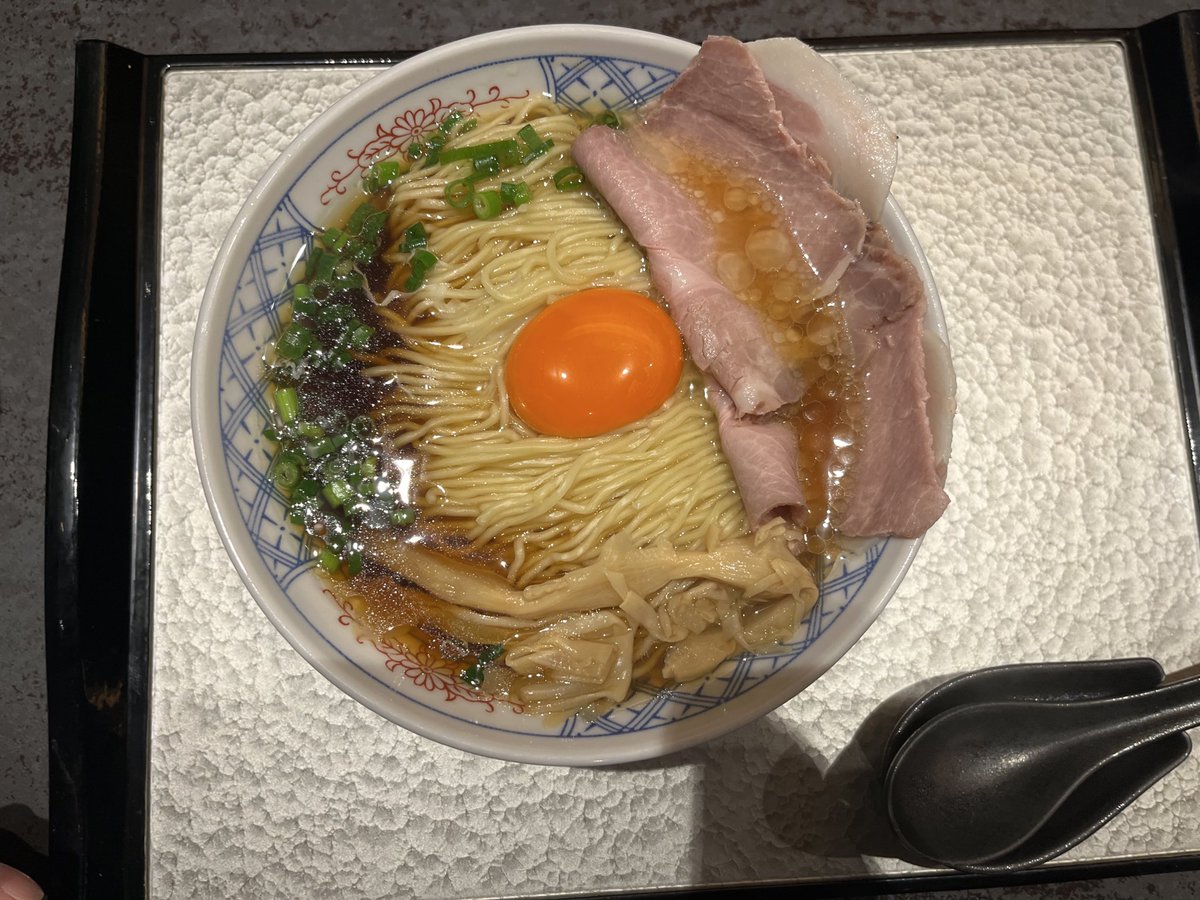 マントマン tweet media