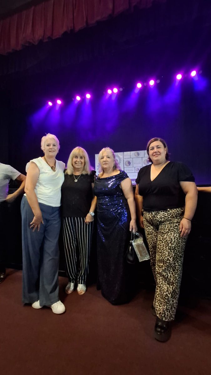 MACFUT's tweet photo. MACFUT presente en la gala de "Mujeres Sin Techo, Liderazgo, Excelencia, Resiliencia"

Nuestra Pta. Marisa Pérez recibió un diploma por el trabajo que realiza nuestra asociación promoviendo la paridad real, igualdad de oportunidades y erradicación de la violencia en el deporte. https://t.co/Bm7wfuyHoq