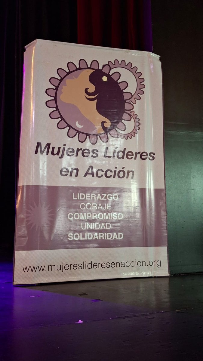 MACFUT's tweet photo. MACFUT presente en la gala de "Mujeres Sin Techo, Liderazgo, Excelencia, Resiliencia"

Nuestra Pta. Marisa Pérez recibió un diploma por el trabajo que realiza nuestra asociación promoviendo la paridad real, igualdad de oportunidades y erradicación de la violencia en el deporte. https://t.co/Bm7wfuyHoq