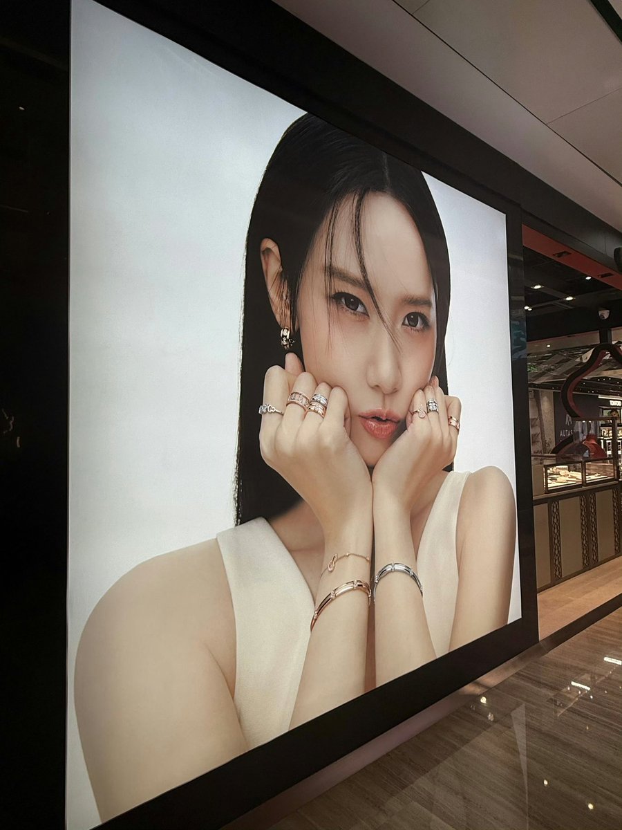 -`♡´- tweet media