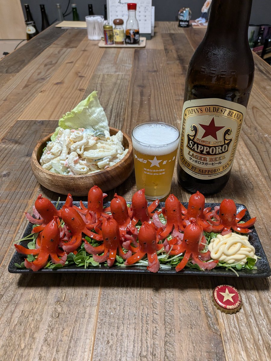 MERRICK13robu's tweet image. 今週もお疲れチャンでした🍻
皆さん素敵な土曜の夜を✨️

#SAPPORO
#サッポロラガービール
#赤星
#赤星探偵団
#六三三
#大人の義務教育
#タコさんウインナー
#マカロニサラダ