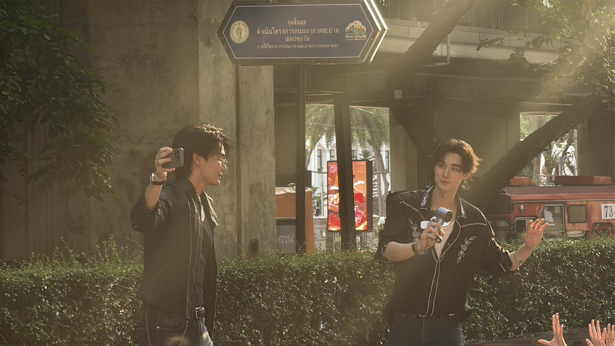 jnwtbby's tweet photo. 👀👀🫪🫪♥️

#GMMTVFANIVAL2026XDewTee
#dew_jsu #tee_vtp #DewTee #ดิวธี https://t.co/ZpmLvd0FFG