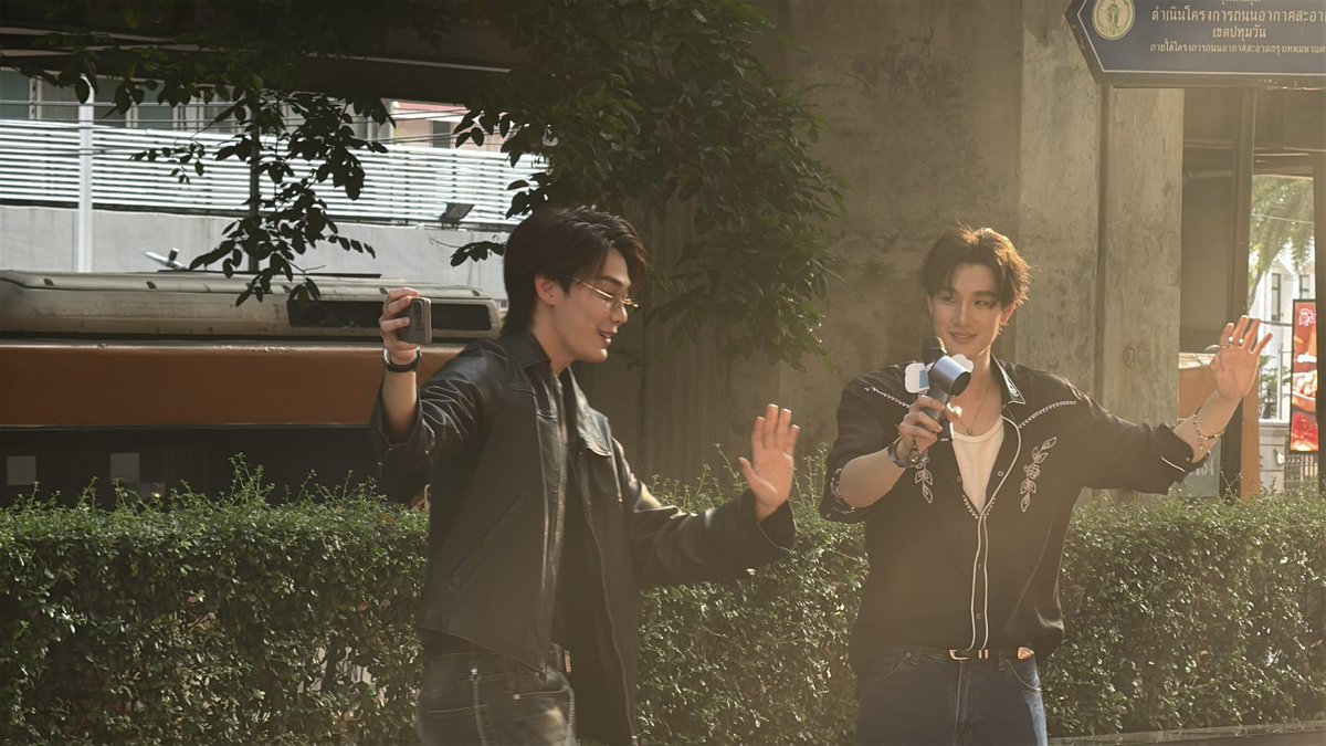 jnwtbby's tweet photo. 👀👀🫪🫪♥️

#GMMTVFANIVAL2026XDewTee
#dew_jsu #tee_vtp #DewTee #ดิวธี https://t.co/ZpmLvd0FFG