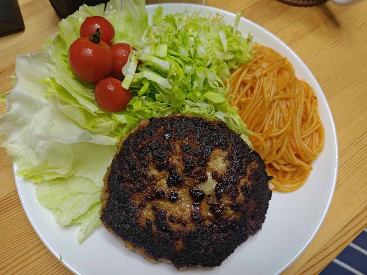 straylight's tweet photo. ハンバーグ焼いた https://t.co/ePbJlPqGqx