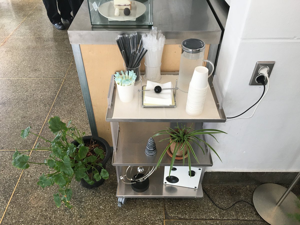 먼지.. tweet media