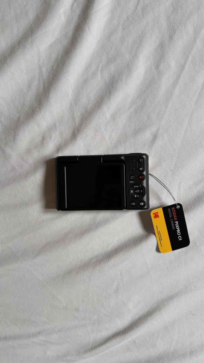 ليل و نجمتين tweet media