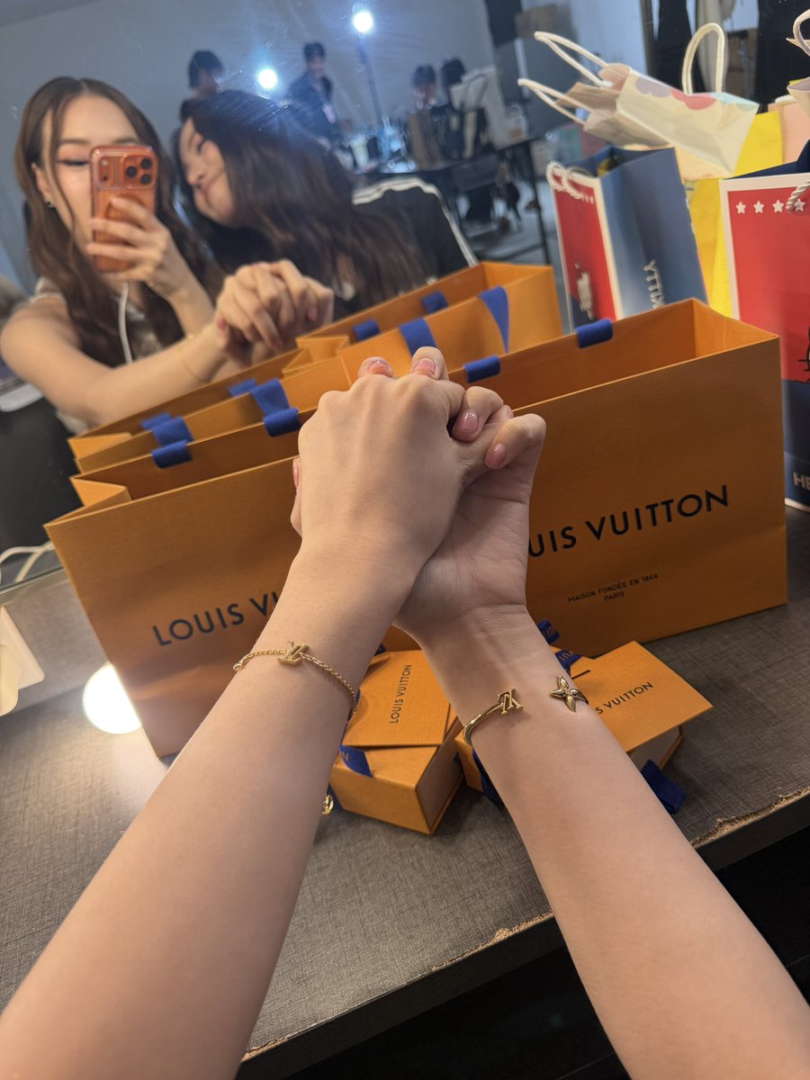 MEILY 🇻🇳🐒 tweet media