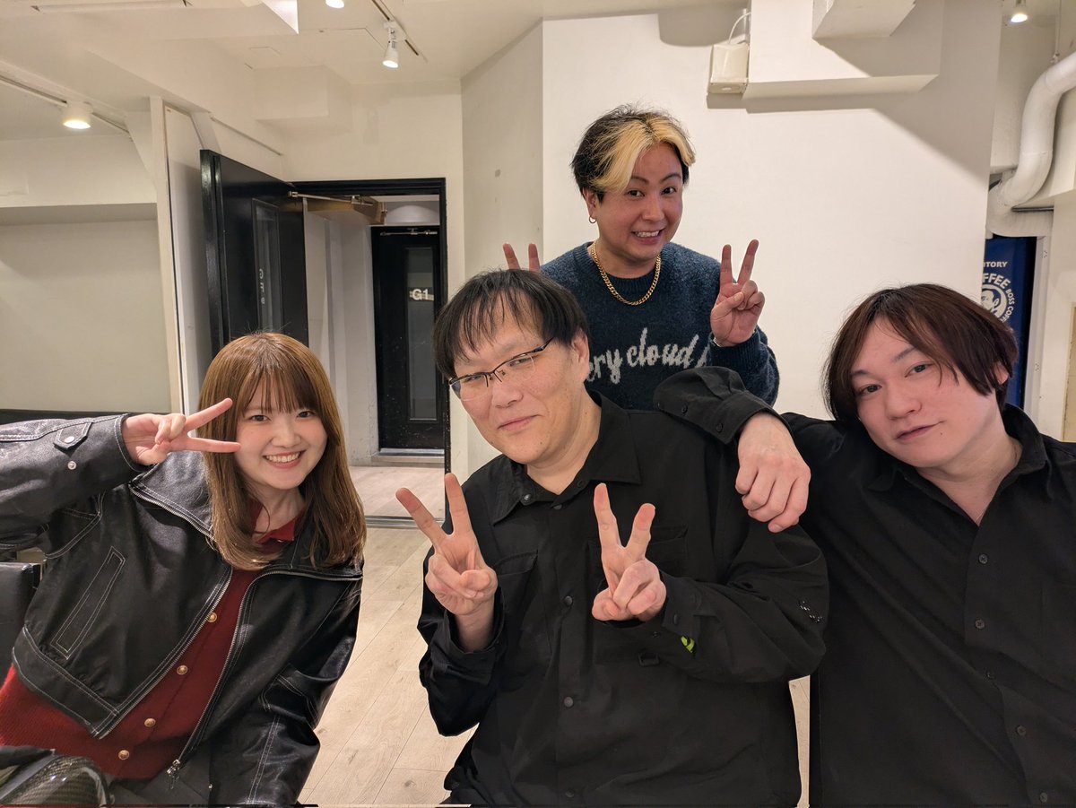 本日レコーディング✨
<a href="/LJK_VN/">出井麻莉子いでいまりこ</a> まりちゃん
ko-ji☆さんにお手伝いいただきました！プロの方はやはり凄い✨良いもの出来そうです🌸お楽しみに♪