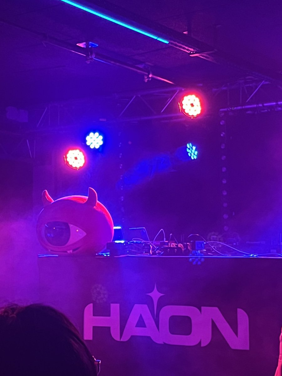 𝕃𝕒 𝕧𝕒𝕔𝕙𝕖𝕥𝕥𝕖 𝕕'ℍ𝕒𝕠𝕟 吼 𝑀𝑜𝑜𝑚𝑜𝑜 tweet media