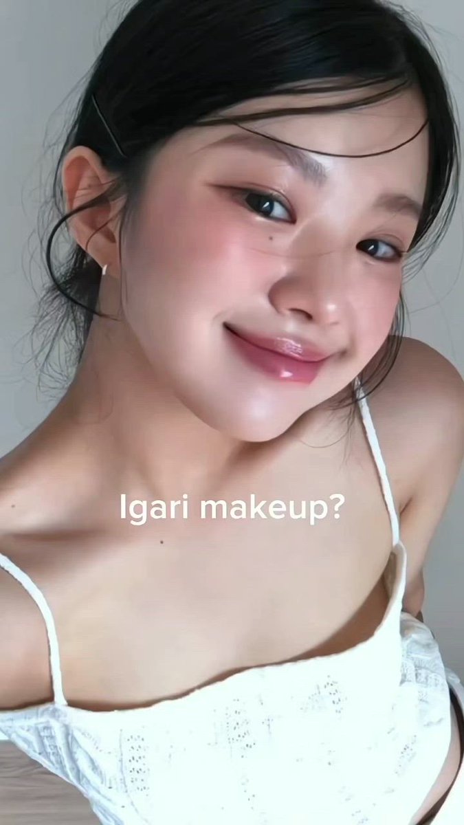 Hizba1933's tweet photo. Some looks feel genuine. https://t.co/MqbyaNQ8ND