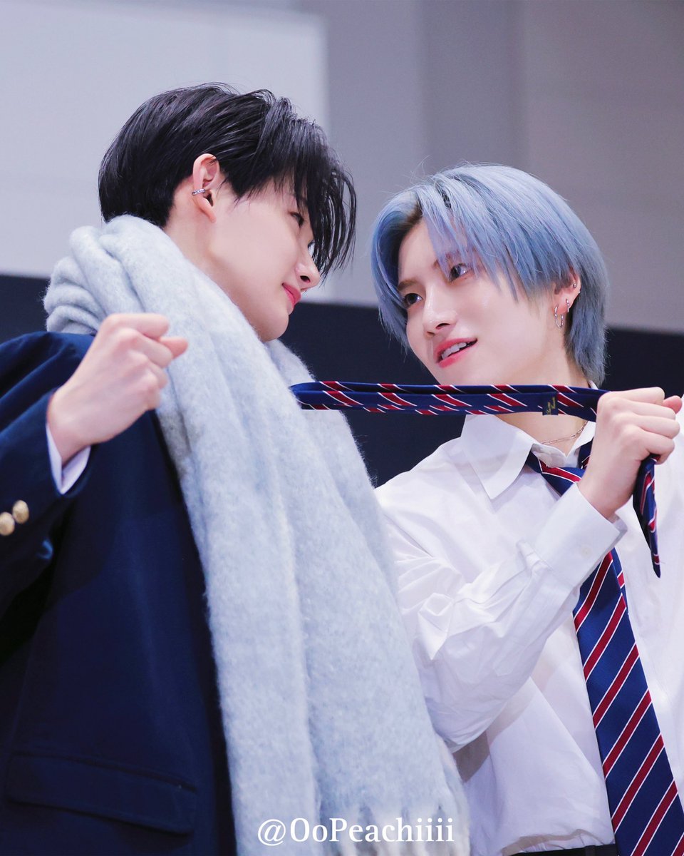 ^ 𐋣 ^ tweet media