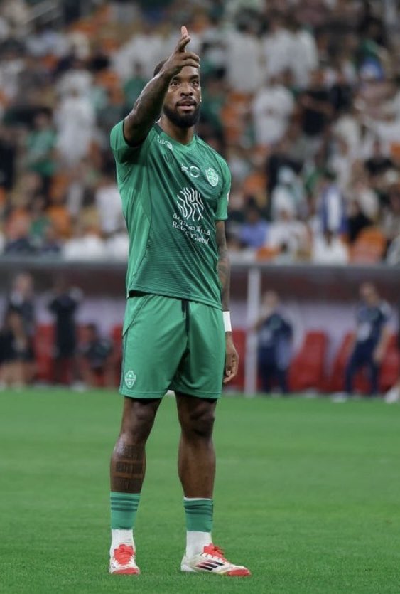 مووووندي tweet media