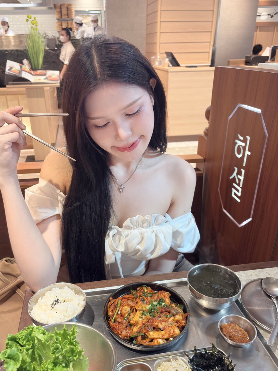 รรินนน tweet media