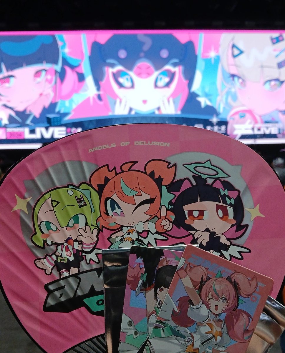 🍾🍈 tweet media