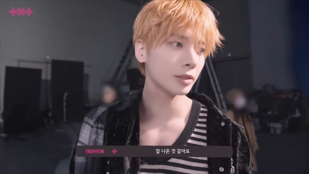 현현² tweet media