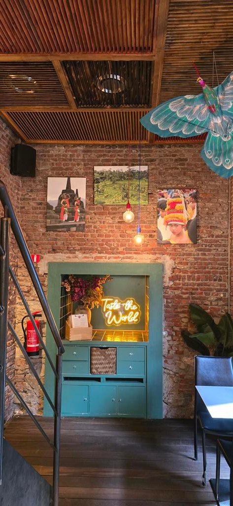 Hoofdcommissaris Sietsema is weer 'on tour'..... Ditmaal in het mooie Mechelen bij restaurant Via Via met een pittoresk uitzicht tijdens het 'Moorddiner'.
Dat wordt weer smullen, puzzelen en veel gezelligheid. 

#Moorddiner #België #hoofdcommissaris #Sietsema #tbevents #feest