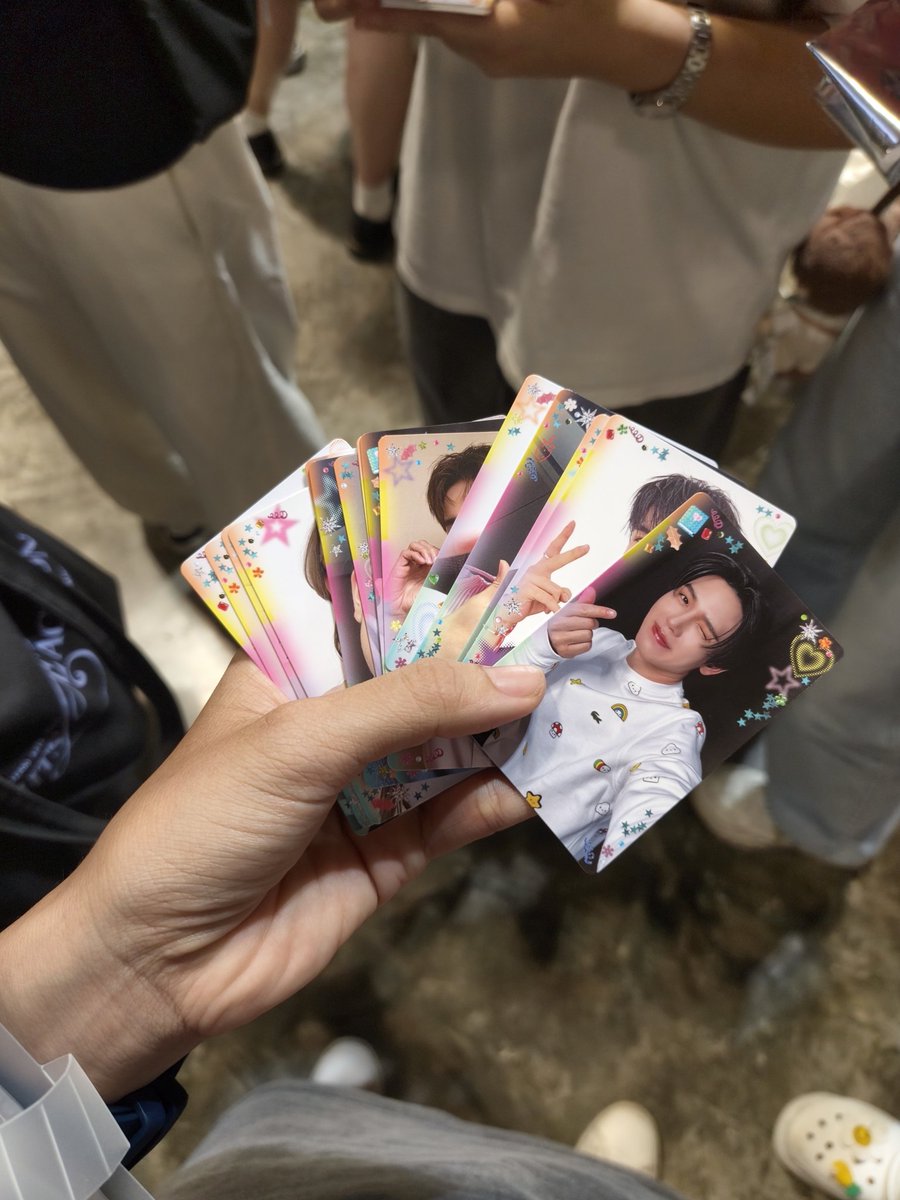 ชื่อเส้นเล็ก tweet media