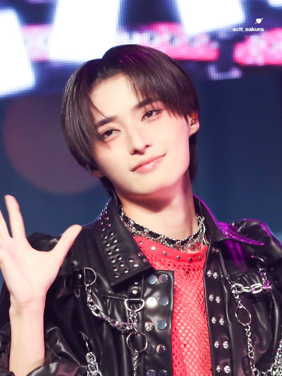 ๐๐๐๐ซ๐ฅ๐๐ญ tweet media