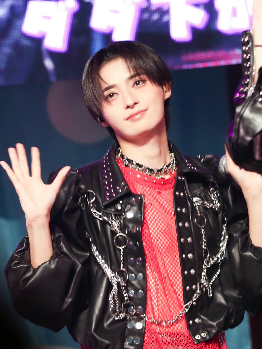 ๐๐๐๐ซ๐ฅ๐๐ญ tweet media