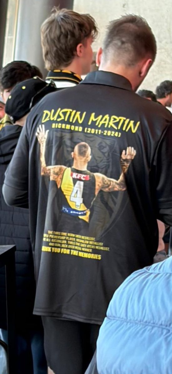 SwoopShim tweet media