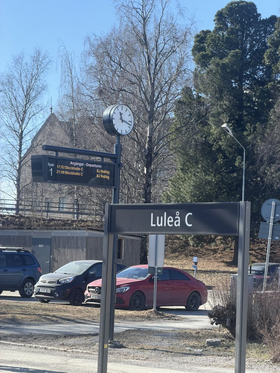 izzothy_'s tweet photo. Bit slow on today’s update… the dreaded lurgey has got me!

But at the moment we’re currently the move from Luleå to Haparanda where we stop for lunch and wait for our next train which will take up the rest of today! https://t.co/ffSWzp9vdQ