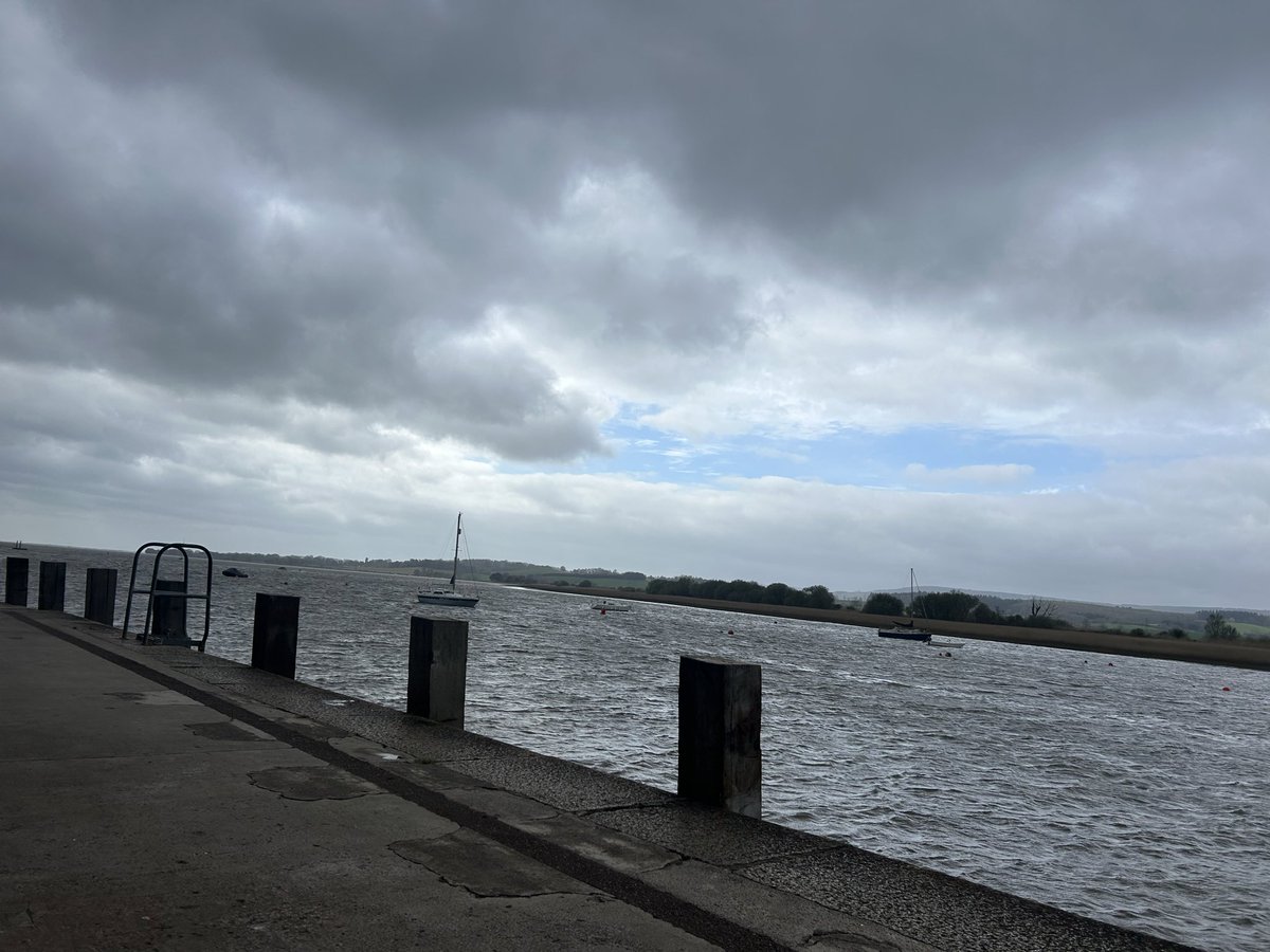 gingerfig's tweet photo. It’s a bit breezy here in #Topsham today #recentview https://t.co/rvZUOxjeVx
