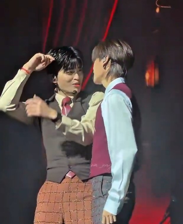 punch 𝜗𝜚˚⋆ tweet media