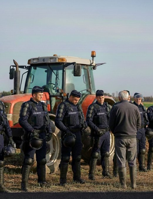 Adam Girard (Gilet Jaune) tweet media