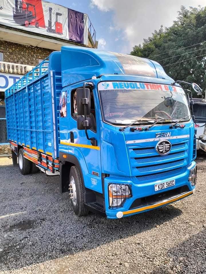 anj_116_'s tweet photo. Isuzu EA still commands that huge 10T truck segment but the market has shrunk properly. From the KMA report for March 2026, that market share is now at 46%. At some point in the last 2 or so years, it was a huge 70%. Do you know who have crept up on Isuzu's share? 

These two; FAW JK6 and SinoTruk Howo H3 52 LWB. 

They have brought in some serious competition in that 10T market, overtaking Fuso with the Fuso FI and Fuso FJ1623 and Tata with the Tata LPT 1216 and Tata Ultra 1918.T. 

1. Power (180HP & 220HP)
2. Fuel Efficiency (With 8 speed MT the FAW JK6 & Howo H3 52 will give you an average of 6.5Km/L loaded) 
3. Price Factor (The FAW JK6 & Howo H3 52 all cost less than 4.5M inclusive of VAT and Body) 
4. True 10T trucks (maximum Payload guaranteed)