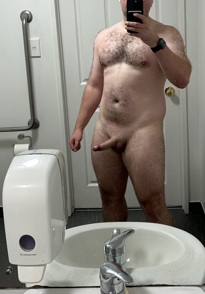 gaythotshit's tweet photo. Feeling beefy. Might be time for a cut though https://t.co/ZhUcV6zciI