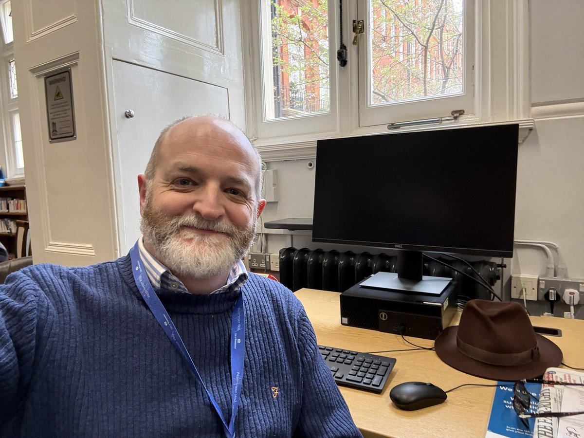 VoteTimBarnes's tweet image. #Soho surgery done and am now at #Mayfair library until 12.30pm if anyone wants to drop by for a chat or has any particular issues or concerns we can help with.

Am on the ground floor. The lovely library team can show you where if you can't see me - just look for the hat!