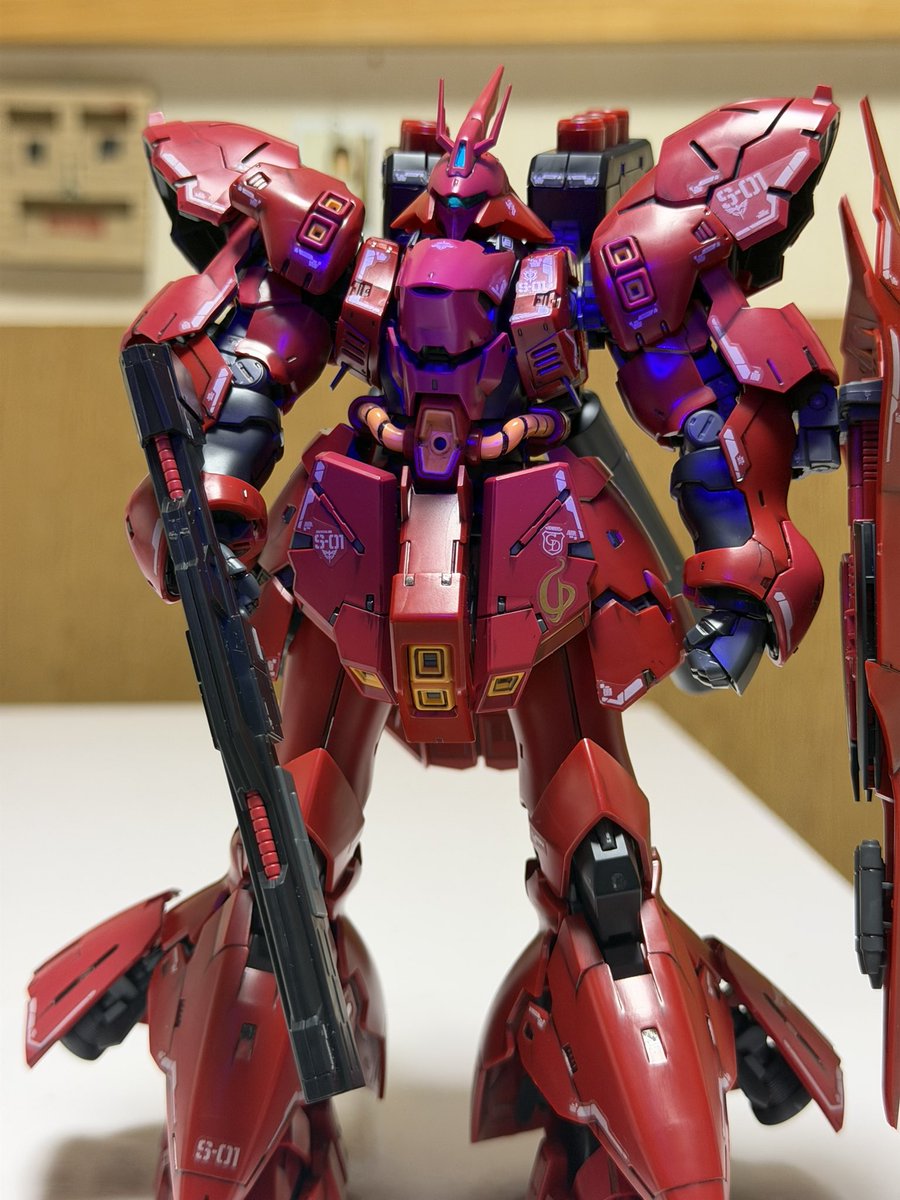 due1954's tweet photo. #ガンプラ
#サザビー
とりあえず組んだ😊 
色塗りは面倒になったのでこのままでいいかな😅
気が向いたら汚しをやってみる https://t.co/qsEnRmwEzN