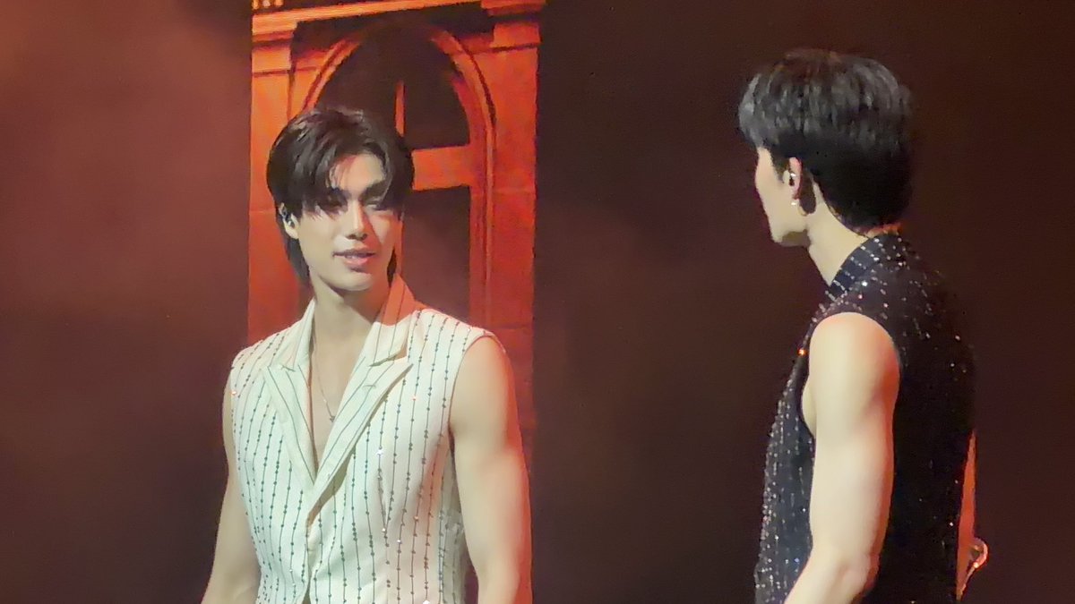 ℐഒℐഒ tweet media