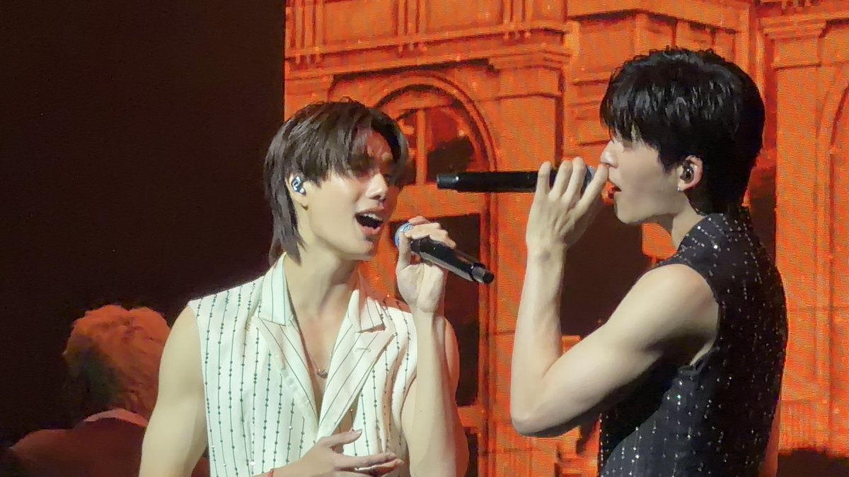 ℐഒℐഒ tweet media