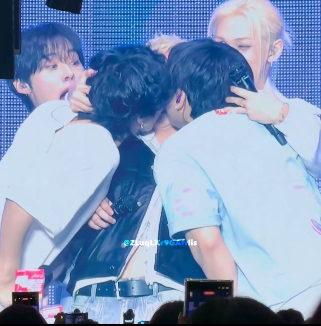 president of changseunglixville mangolover999₊˚✩彡 tweet media