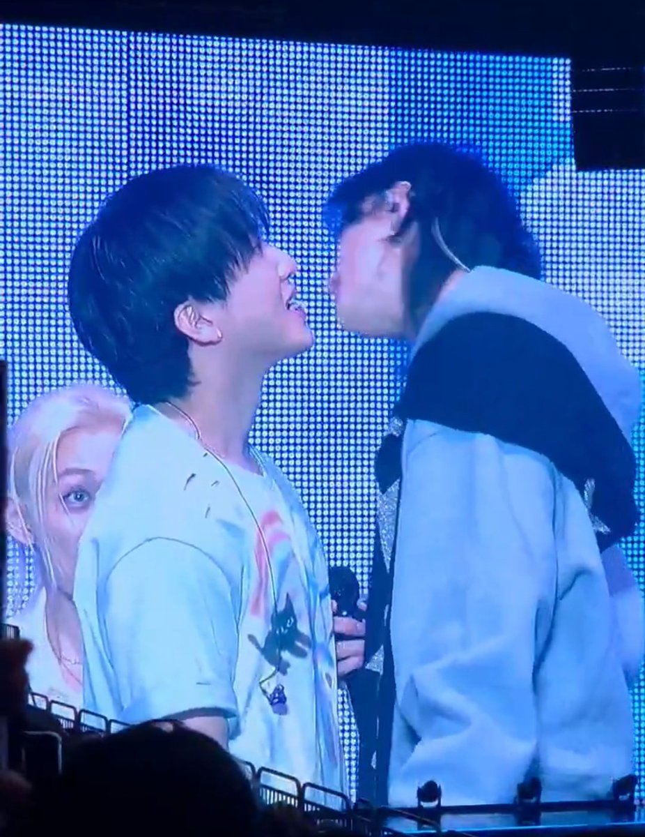 president of changseunglixville mangolover999₊˚✩彡 tweet media