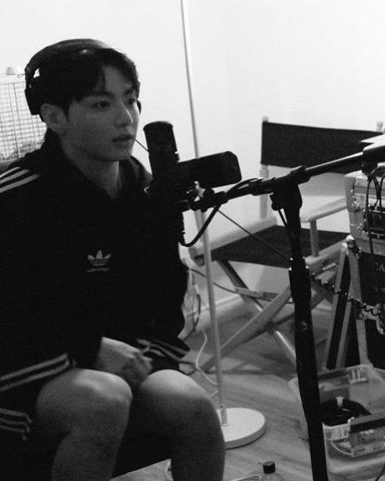 97VHOPE's tweet photo. Virgos in the studio https://t.co/sRBSSJn9oB