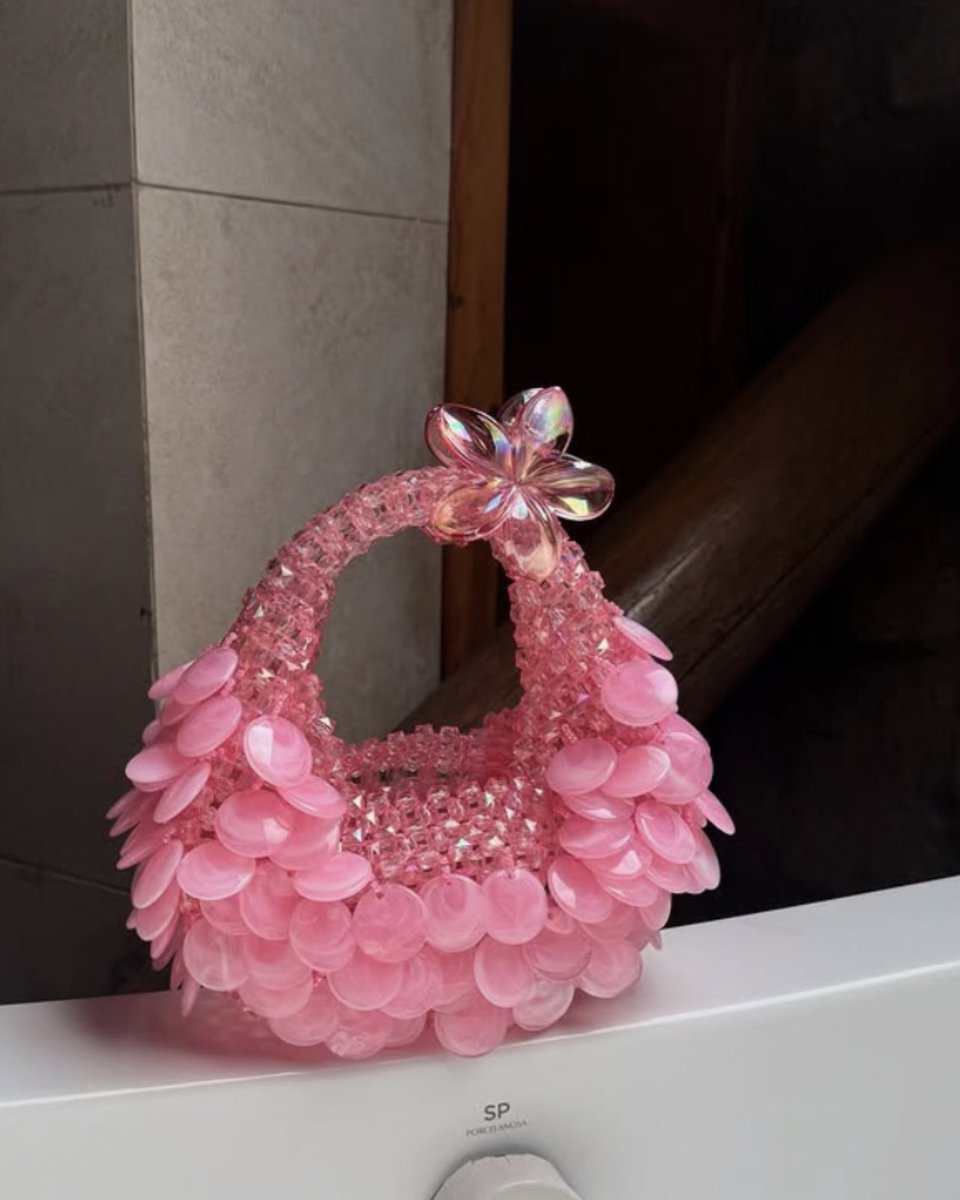 Biearikpo's tweet photo. Beautiful piece made for you!

Send a DM to purchase 

#pakistanday #JesúsDeNazareth #handmade #beadedbag https://t.co/yZAf3aQCG4